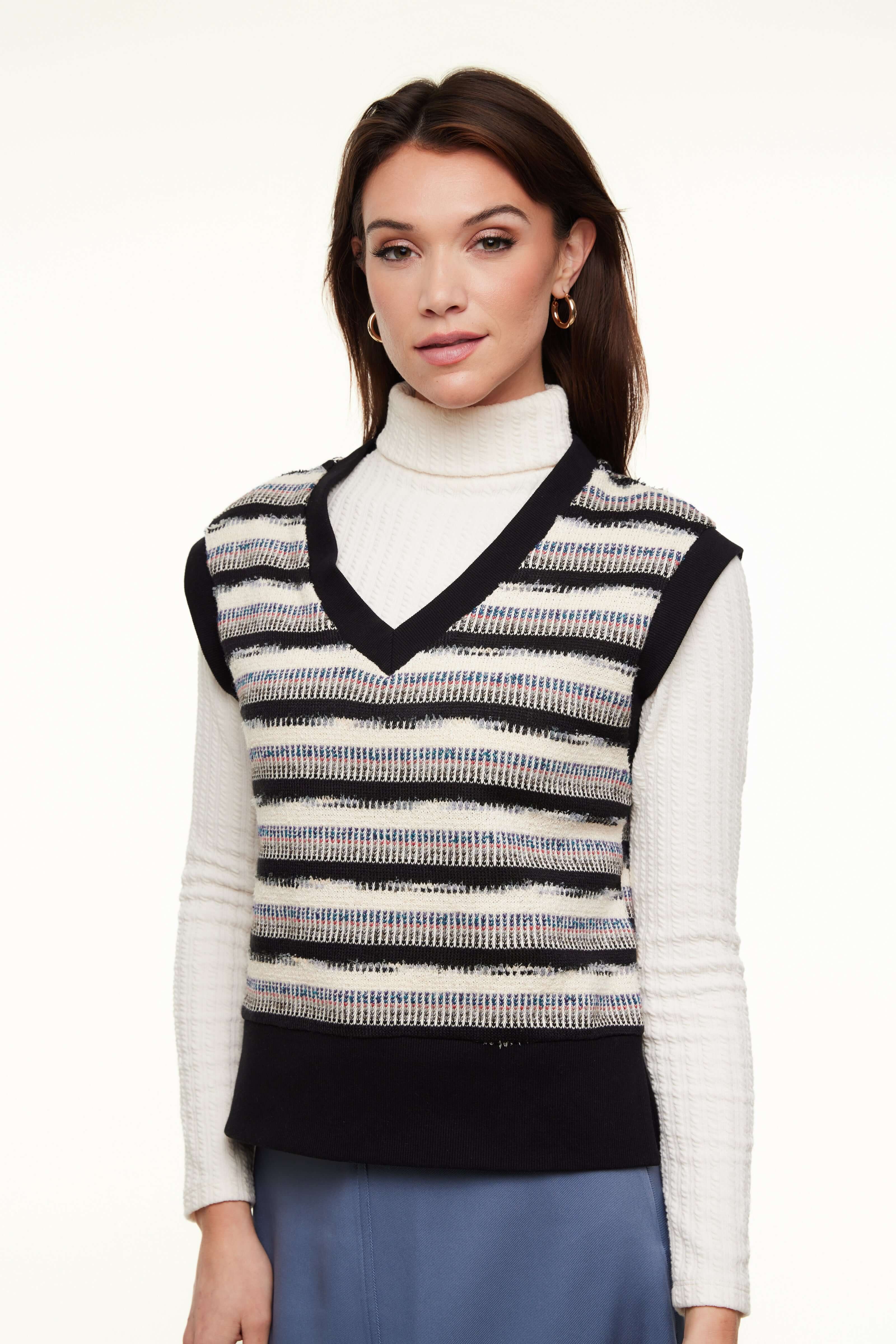 Ivy-V Women’s Vest, Black/Turquoise – Olivvi World