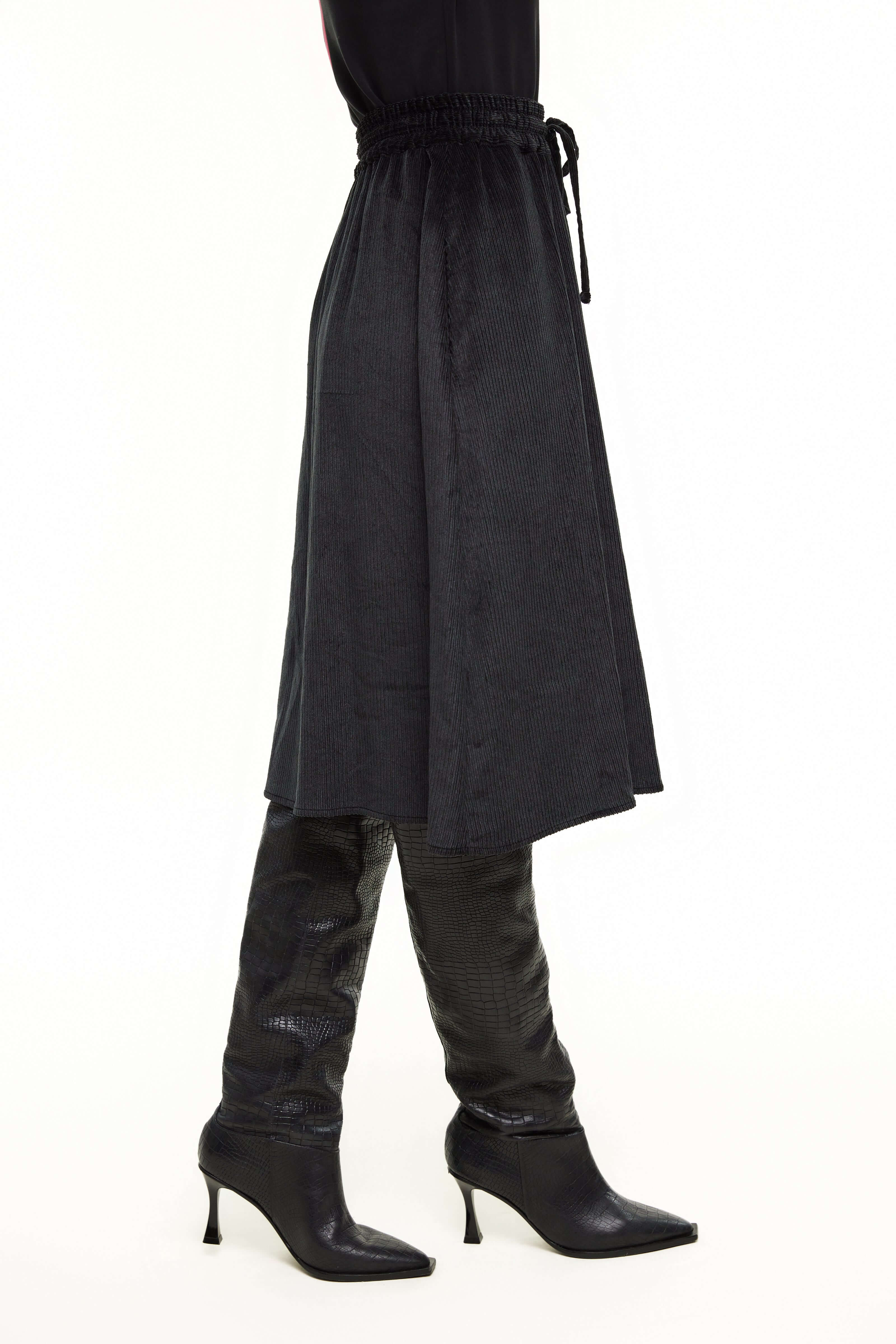 Short Corduroy Cupro Skirt, Black Cord – Olivvi World